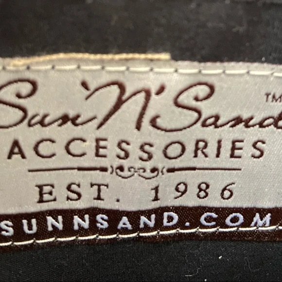 Sun N’ Sand Tote - Picture 2 of 4